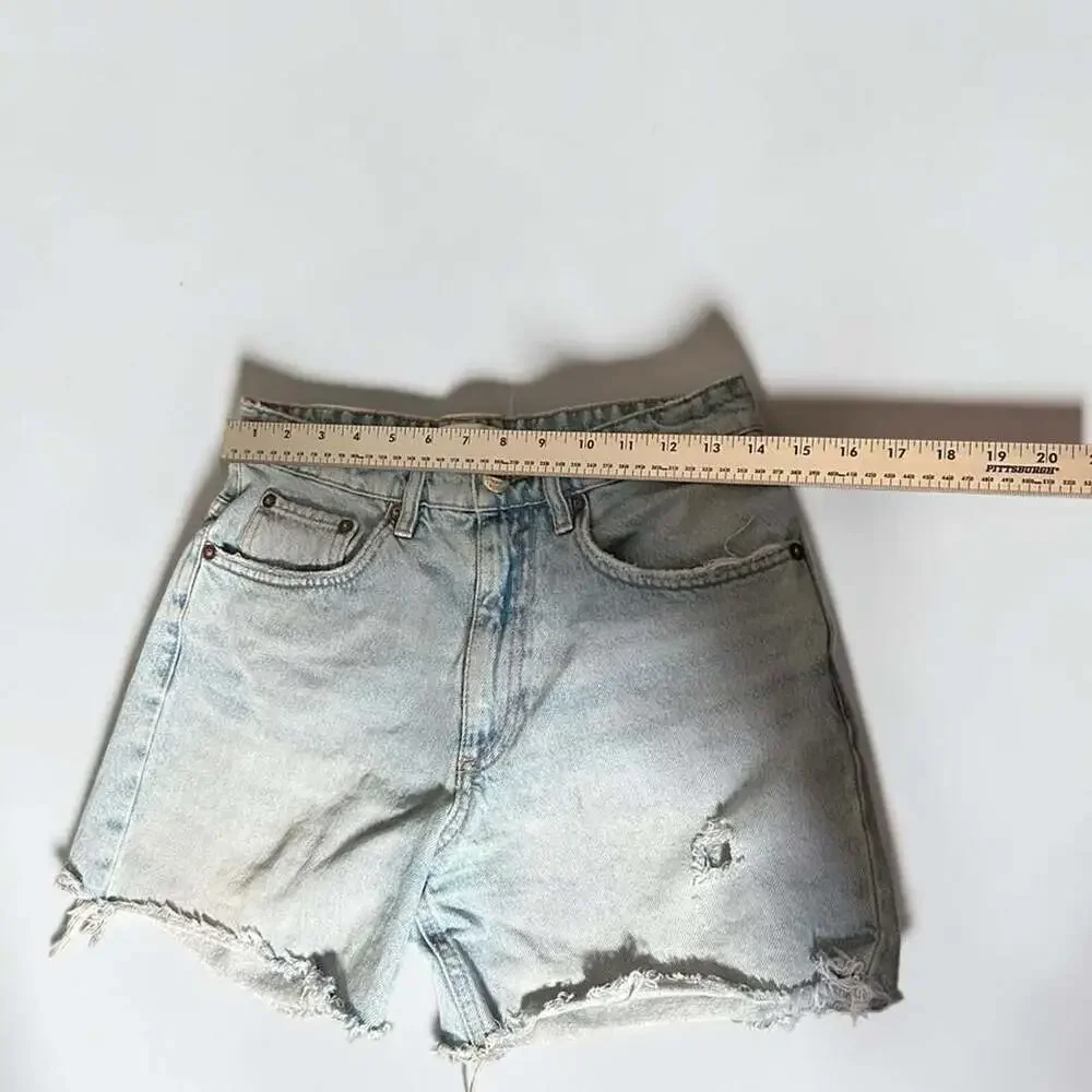 Zara High Rise Light Wash Mom Denim Shorts Size 4